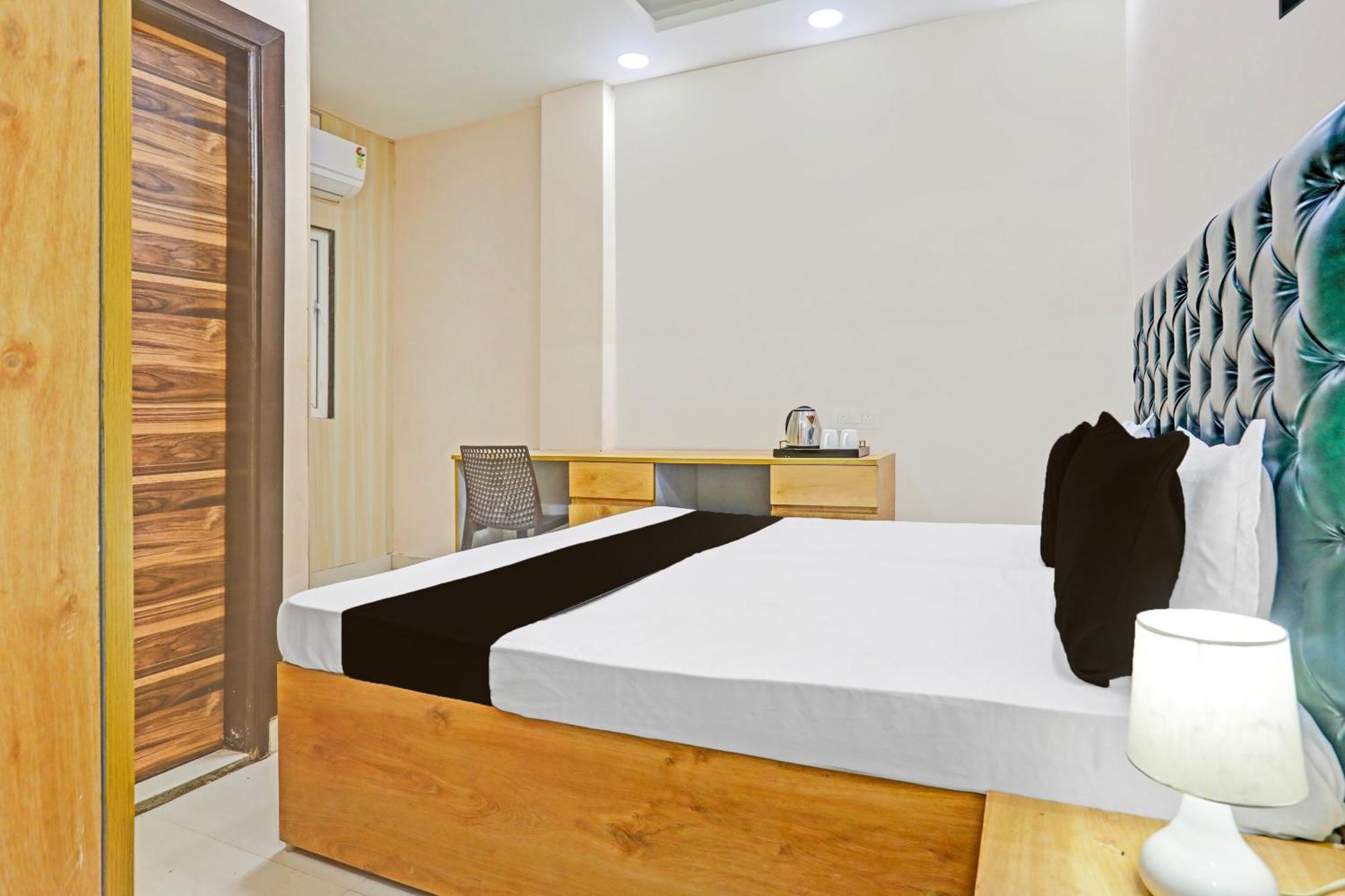 O White House 3* New Delhi