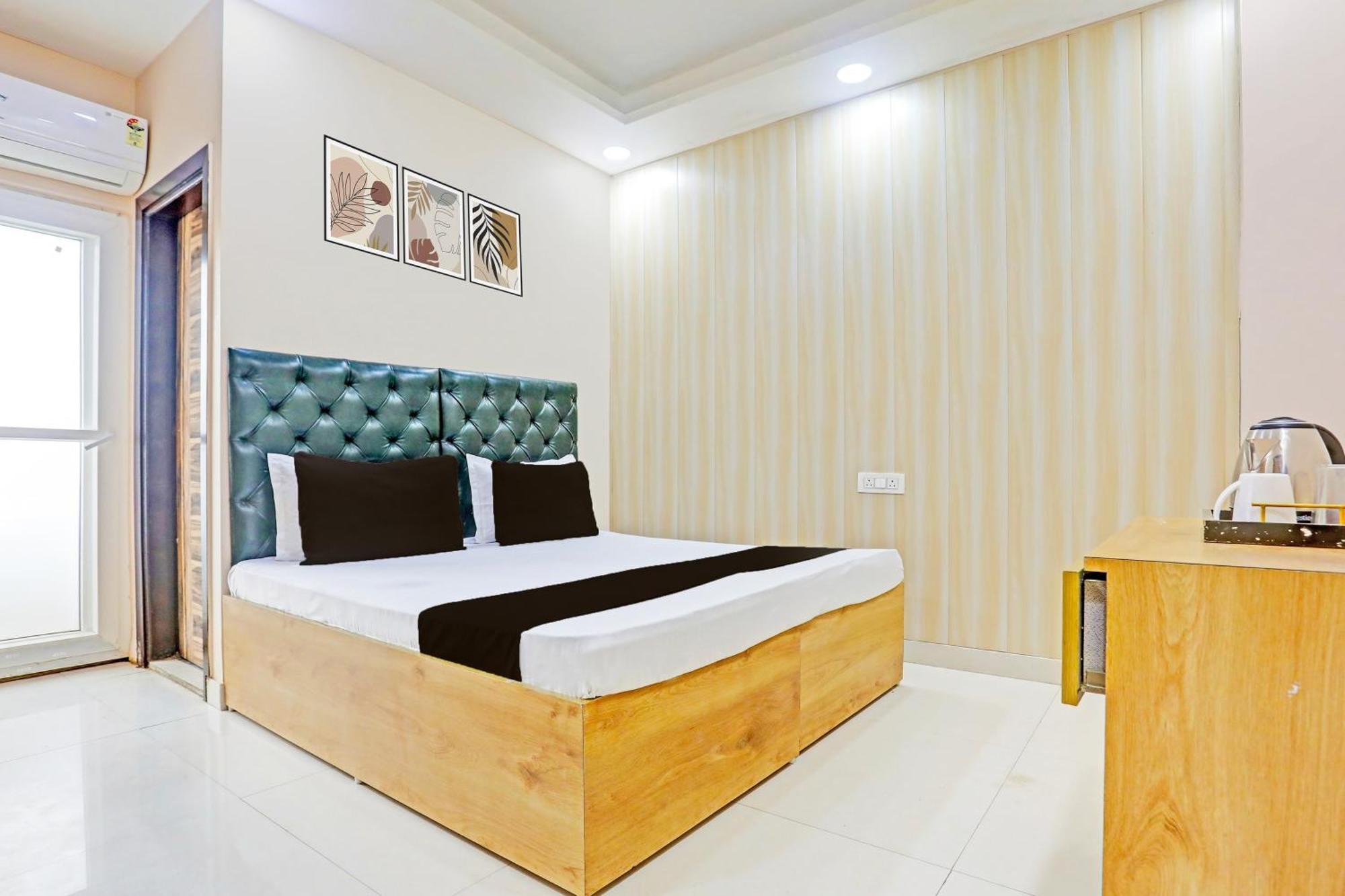 O White House 3* New Delhi