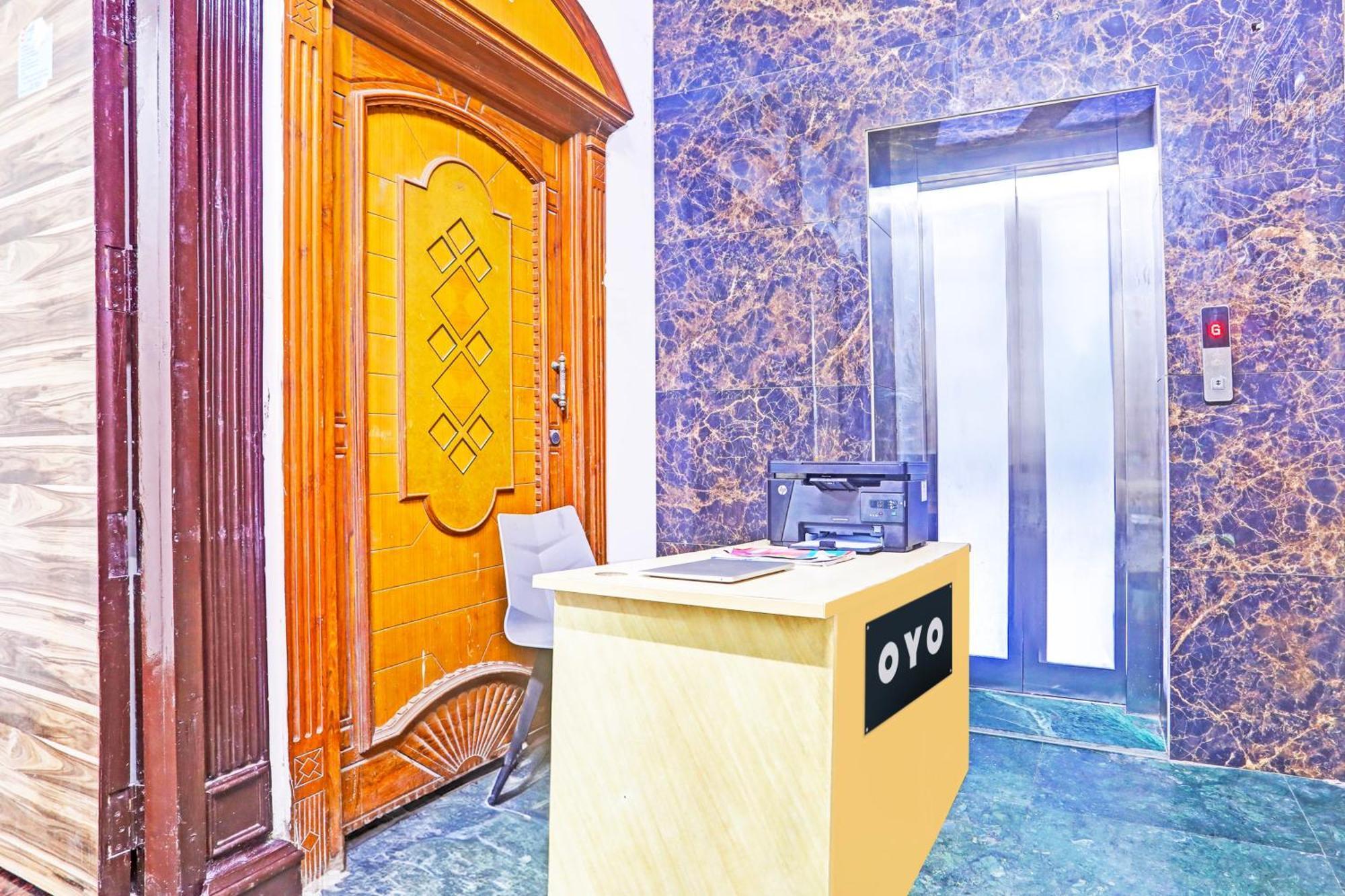 Hotel O White House
